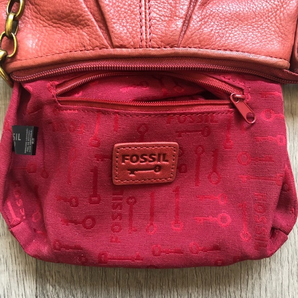 ❌SOLD❌Fossil Small Bag Red Pebbled Leather - Picture 6 of 8